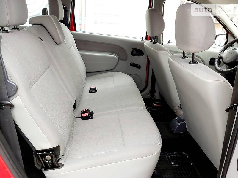 Універсал Dacia Logan 2010 в Івано-Франківську