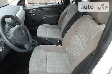 Седан Dacia Logan 2012 в 