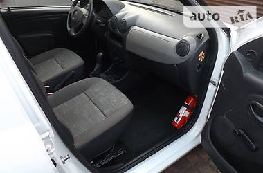 Седан Dacia Logan 2012 в 