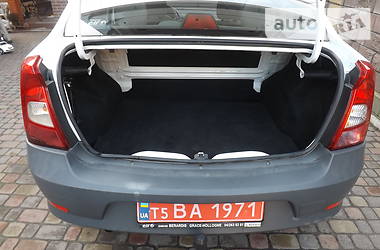 Седан Dacia Logan 2012 в 