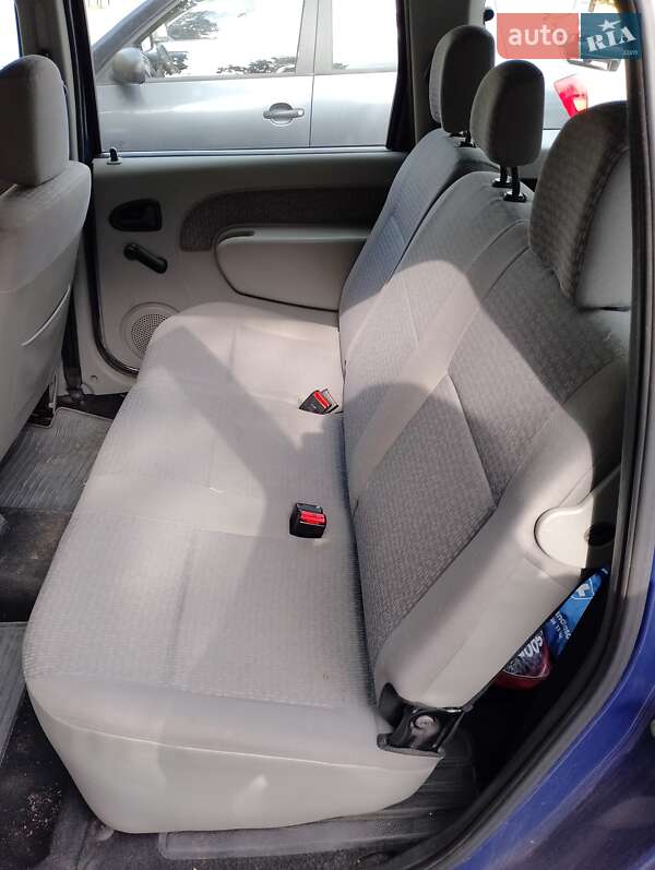 Седан Dacia Logan 2007 в Сваляве