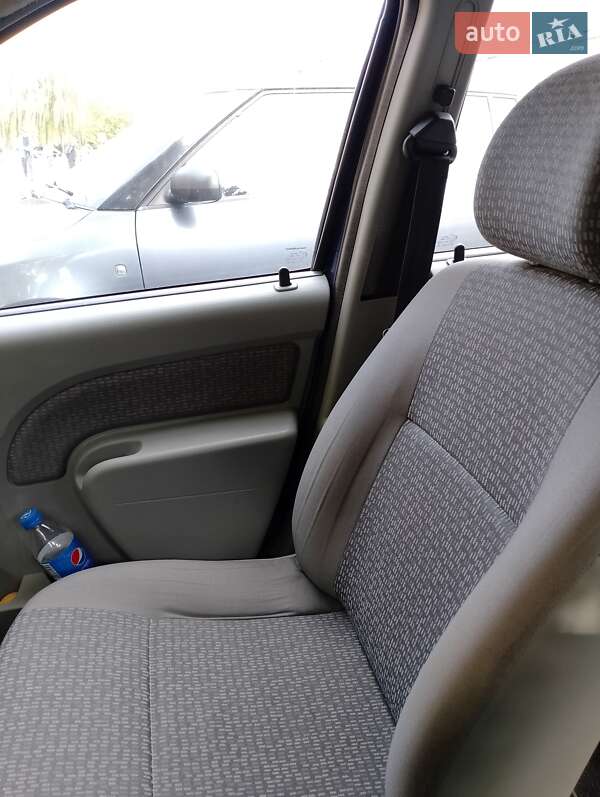 Седан Dacia Logan 2007 в Сваляве