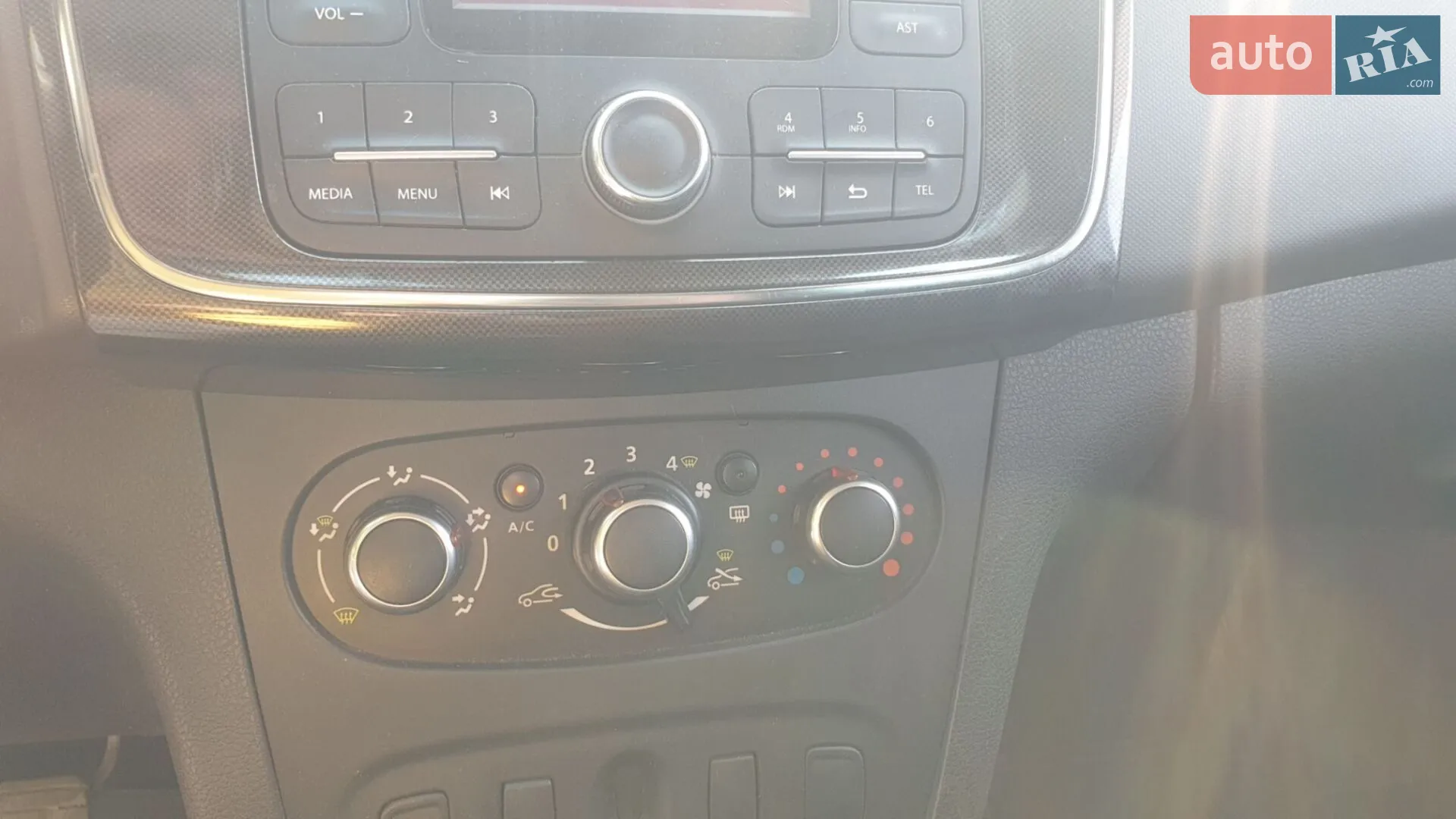 2016 Dacia Logan - мініатюра 18