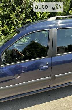 Седан Dacia Logan 2012 в 