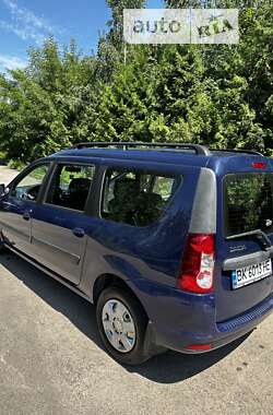 Седан Dacia Logan 2012 в 