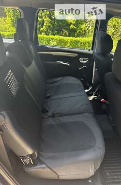 Седан Dacia Logan 2012 в 