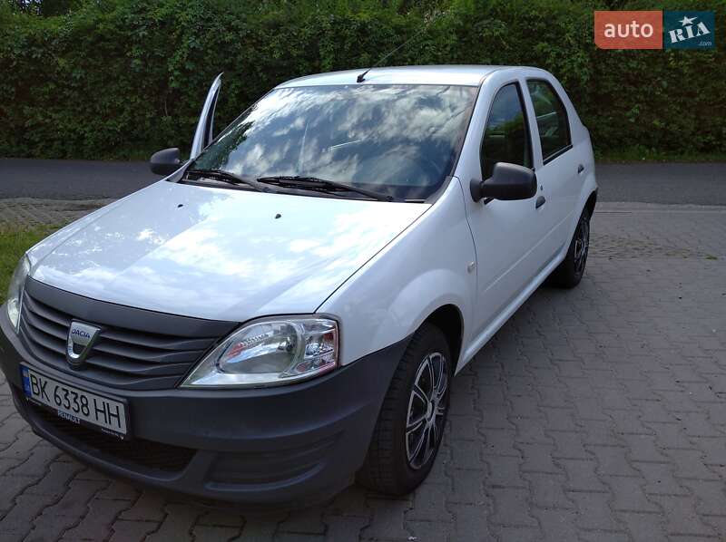 Dacia Logan 2011