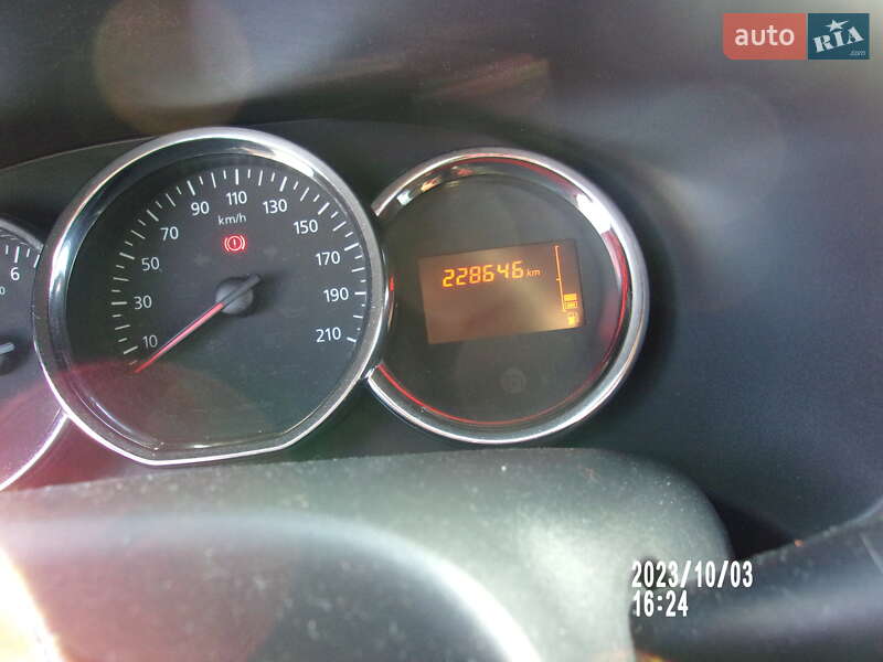 Седан Dacia Logan 2013 в Житомирі