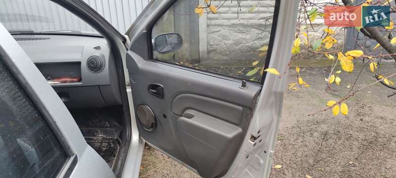 Седан Dacia Logan 2006 в Харкові