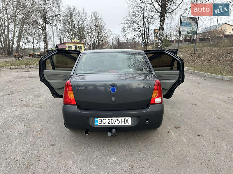 Седан Dacia Logan 2006 в Золочеве