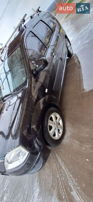 Седан Dacia Logan 2012 в Ужгороді