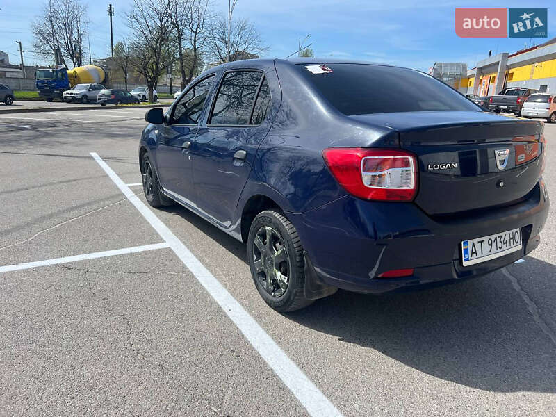 Седан Dacia Logan 2015 в Львові