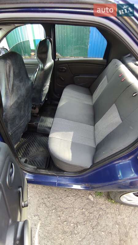Седан Dacia Logan 2008 в Хороле