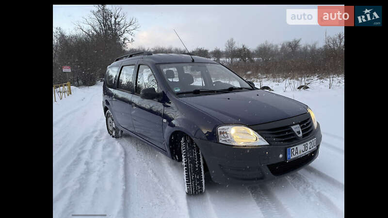 Седан Dacia Logan 2009 в Сарнах