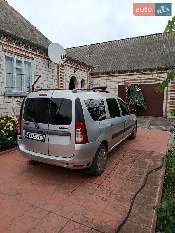 Седан Dacia Logan 2012 в Виннице