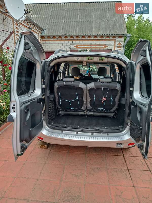 Седан Dacia Logan 2012 в Виннице