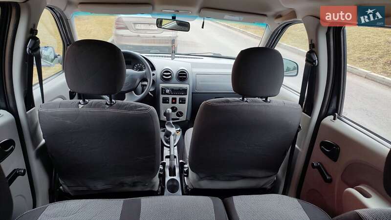 Седан Dacia Logan 2008 в Ровно