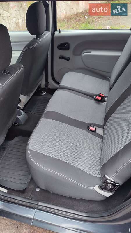 Седан Dacia Logan 2008 в Ровно