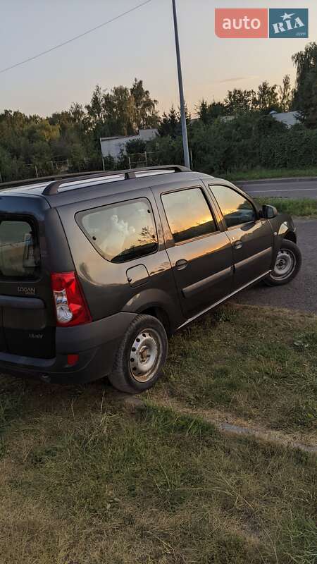 Седан Dacia Logan 2008 в Львові