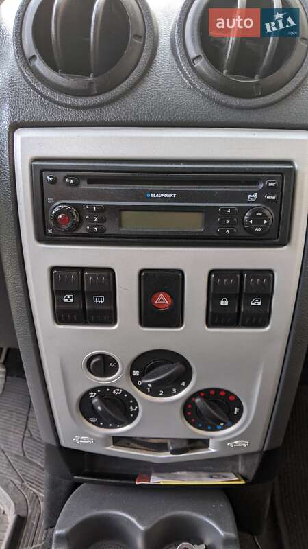 Седан Dacia Logan 2008 в Львове