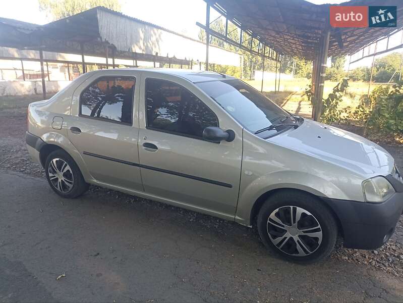 Седан Dacia Logan 2005 в Монастырище