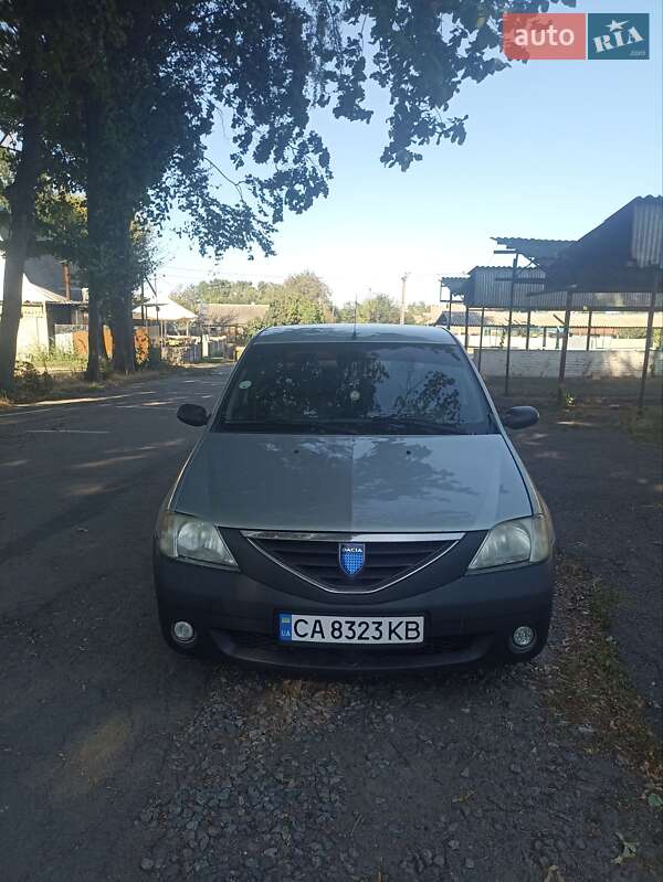 Седан Dacia Logan 2005 в Монастырище