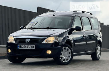 Седан Dacia Logan 2012 в Самборе