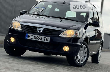 Седан Dacia Logan 2012 в Самборе