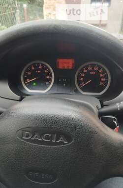 Седан Dacia Logan 2008 в Львові