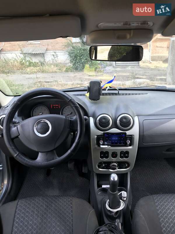 Седан Dacia Logan 2011 в Кропивницком