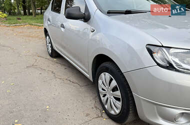 Седан Dacia Logan 2013 в Львові