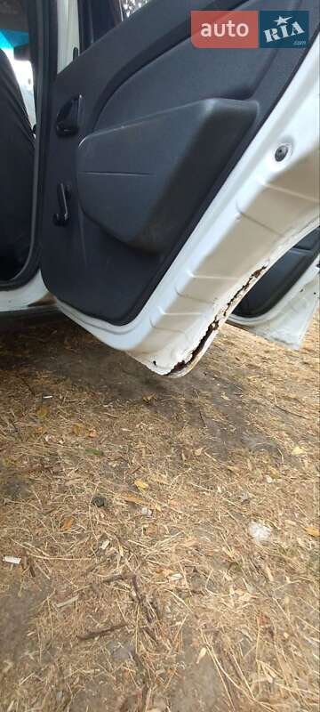 Седан Dacia Logan 2007 в Полтаве фото 13 Седан Dacia Logan 2007 в Полтаве