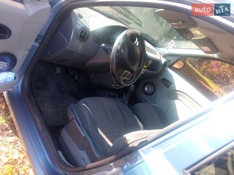 Седан Dacia Logan 2008 в Ужгороде