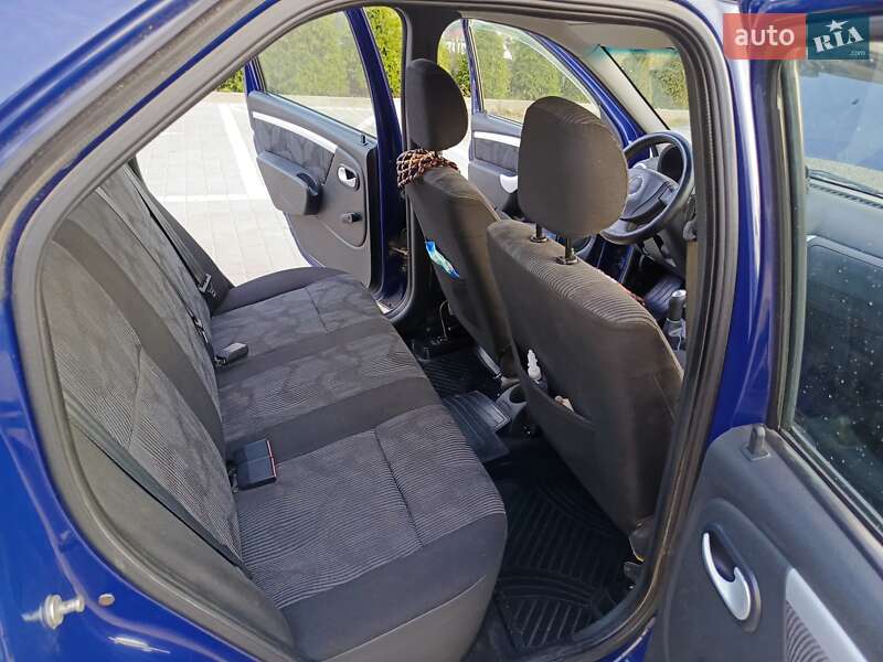 Седан Dacia Logan 2009 в Львове