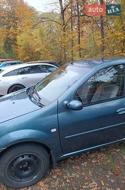 Седан Dacia Logan 2006 в Львові