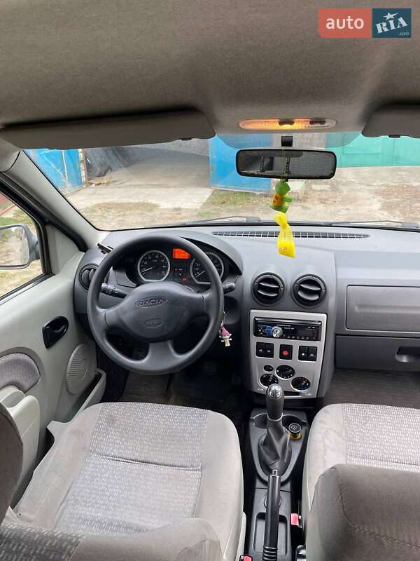 Седан Dacia Logan 2007 в Черкасах