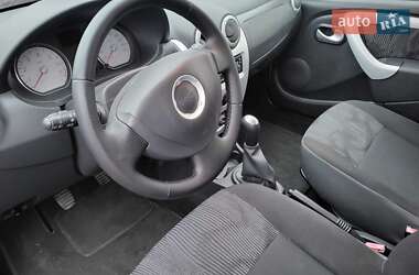Седан Dacia Logan 2009 в 