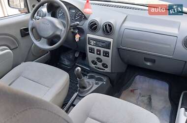 Седан Dacia Logan 2011 в 