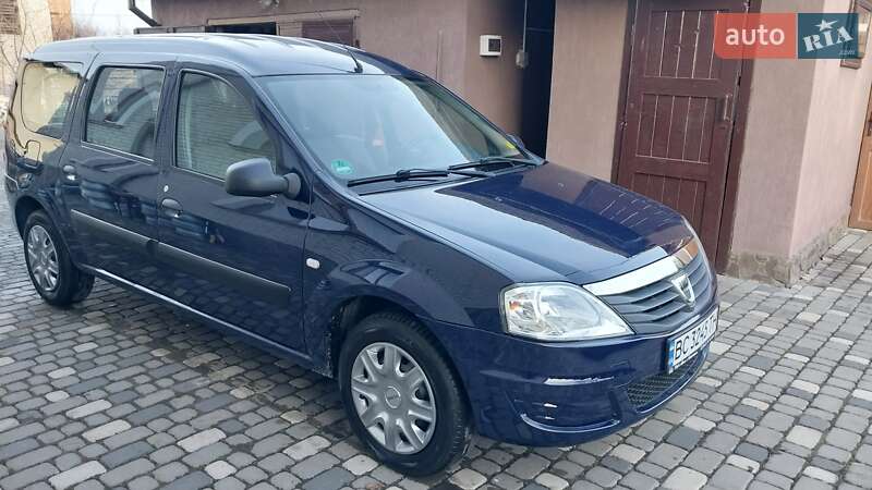 Седан Dacia Logan 2011 в Ходореві