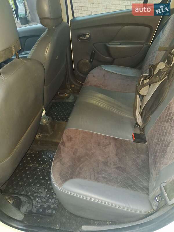 Седан Dacia Logan 2017 в Кривом Роге фото 8 Седан Dacia Logan 2017 в Кривом Роге