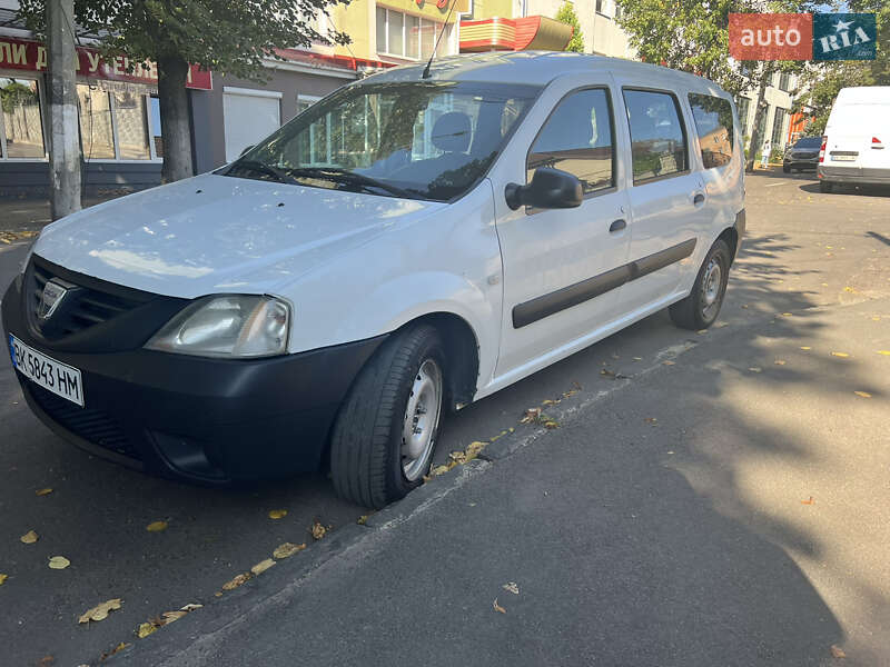 Седан Dacia Logan 2011 в Рівному