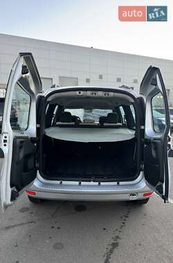 Седан Dacia Logan 2010 в 