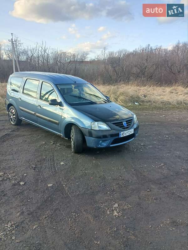 Седан Dacia Logan 2008 в Долине