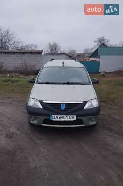 Седан Dacia Logan 2007 в Новгородці