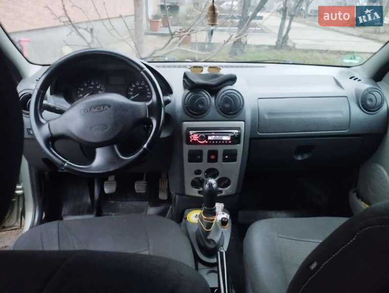 Седан Dacia Logan 2007 в Новгородке