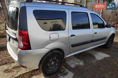 Седан Dacia Logan 2010 в Черновцах