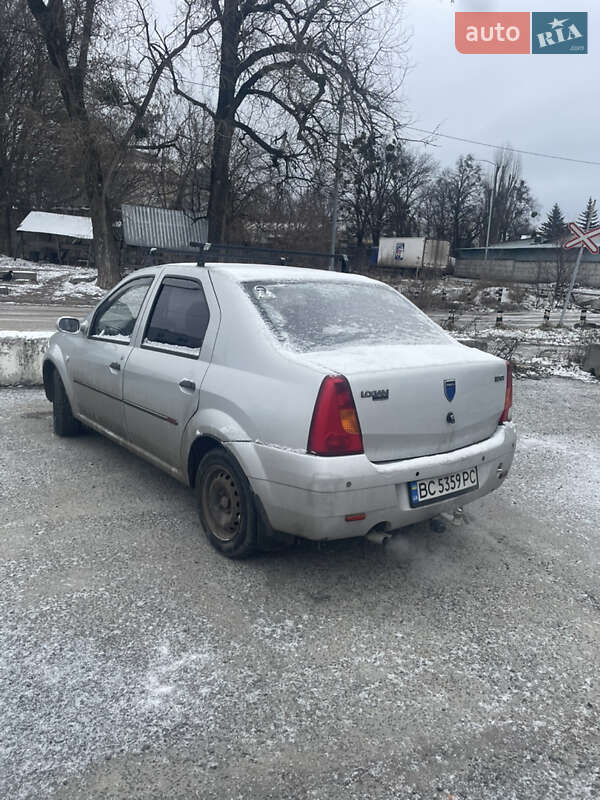 Седан Dacia Logan 2006 в Києві