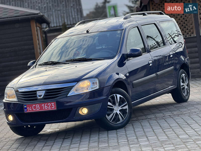 Седан Dacia Logan 2009 в Самборе