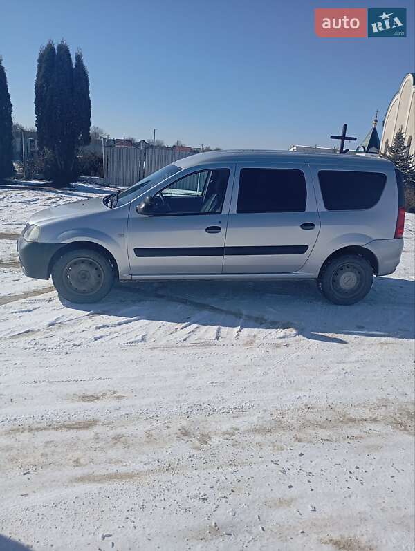 Седан Dacia Logan 2009 в Кременці