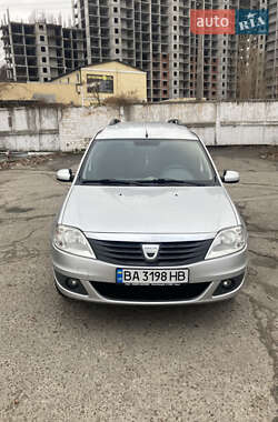 Седан Dacia Logan 2009 в Києві